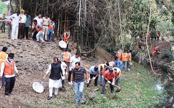 Operation Clean Up Choes Gets Under Way In City, Lifeinchd