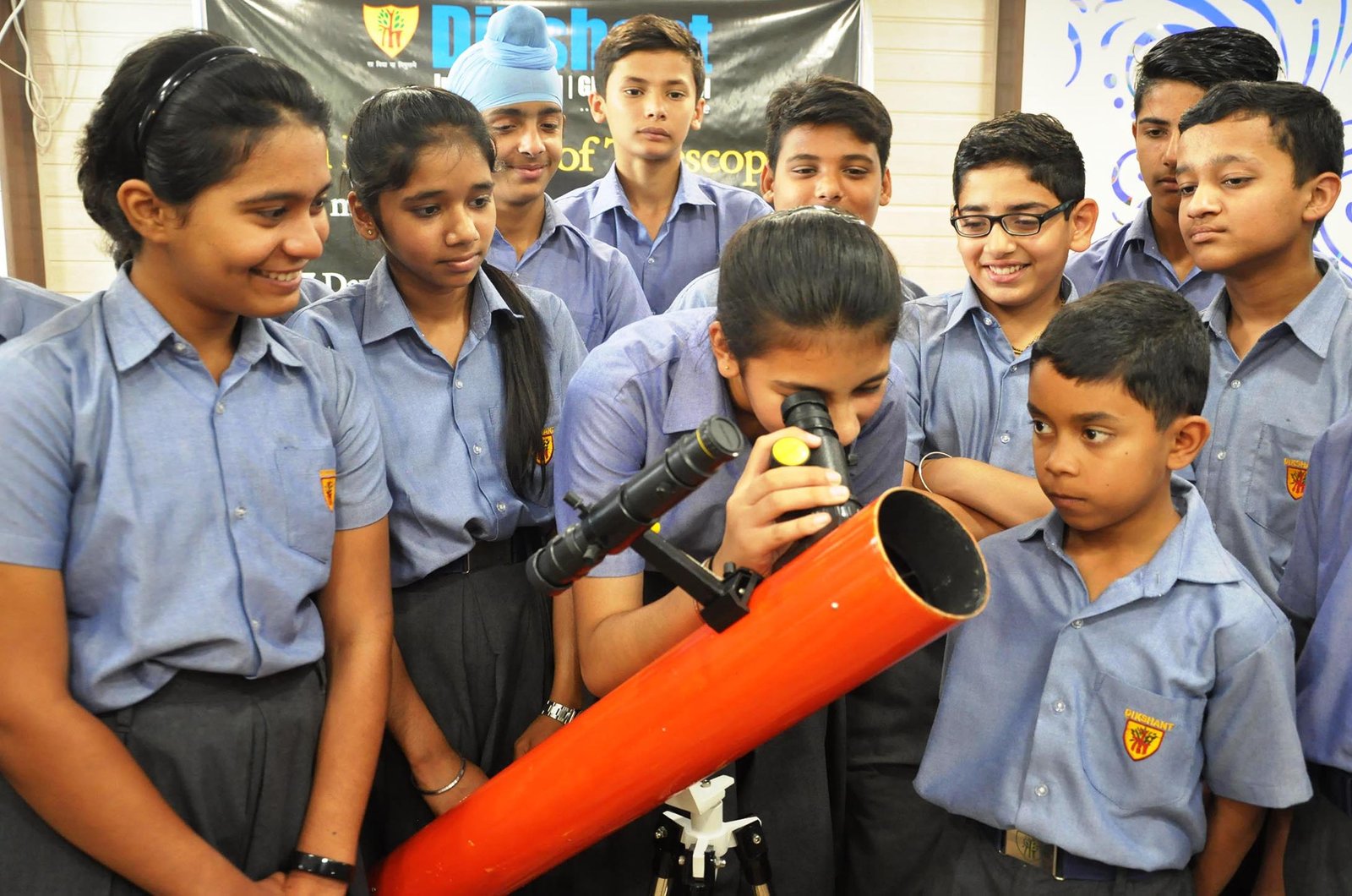 Dikshant Students Make Own Telescopes To View Lunar Eclipse