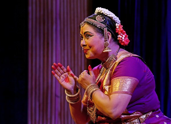 Bharatnatyam Performance Leaves Audience Spellbound, Lifeinchd