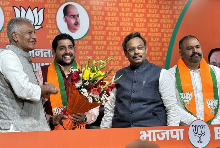 Lone AAP MP Rinku & MLA Angural Switch To BJP In Punjab