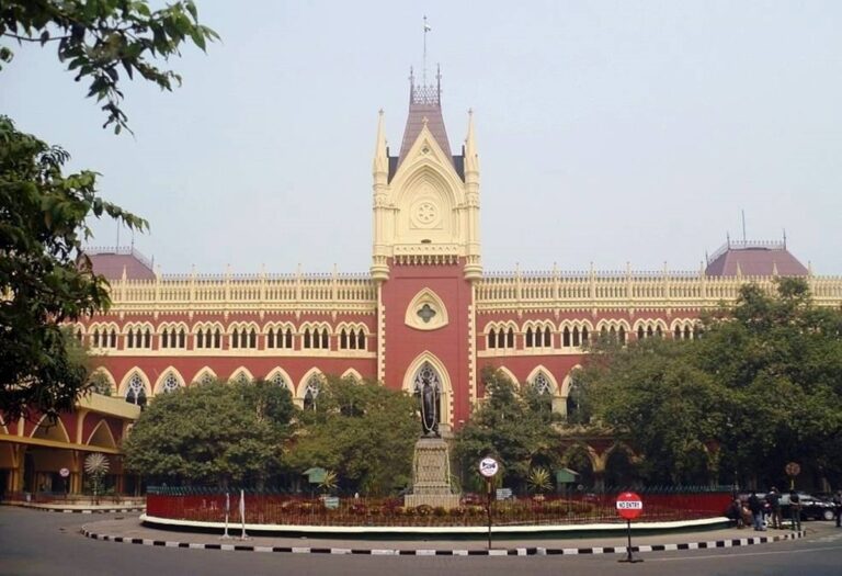 Big Blow For Mamata, Calcutta HC Nullifies 2016 Recruitment Process, Effectively Dismissing 2500+ School Teachers