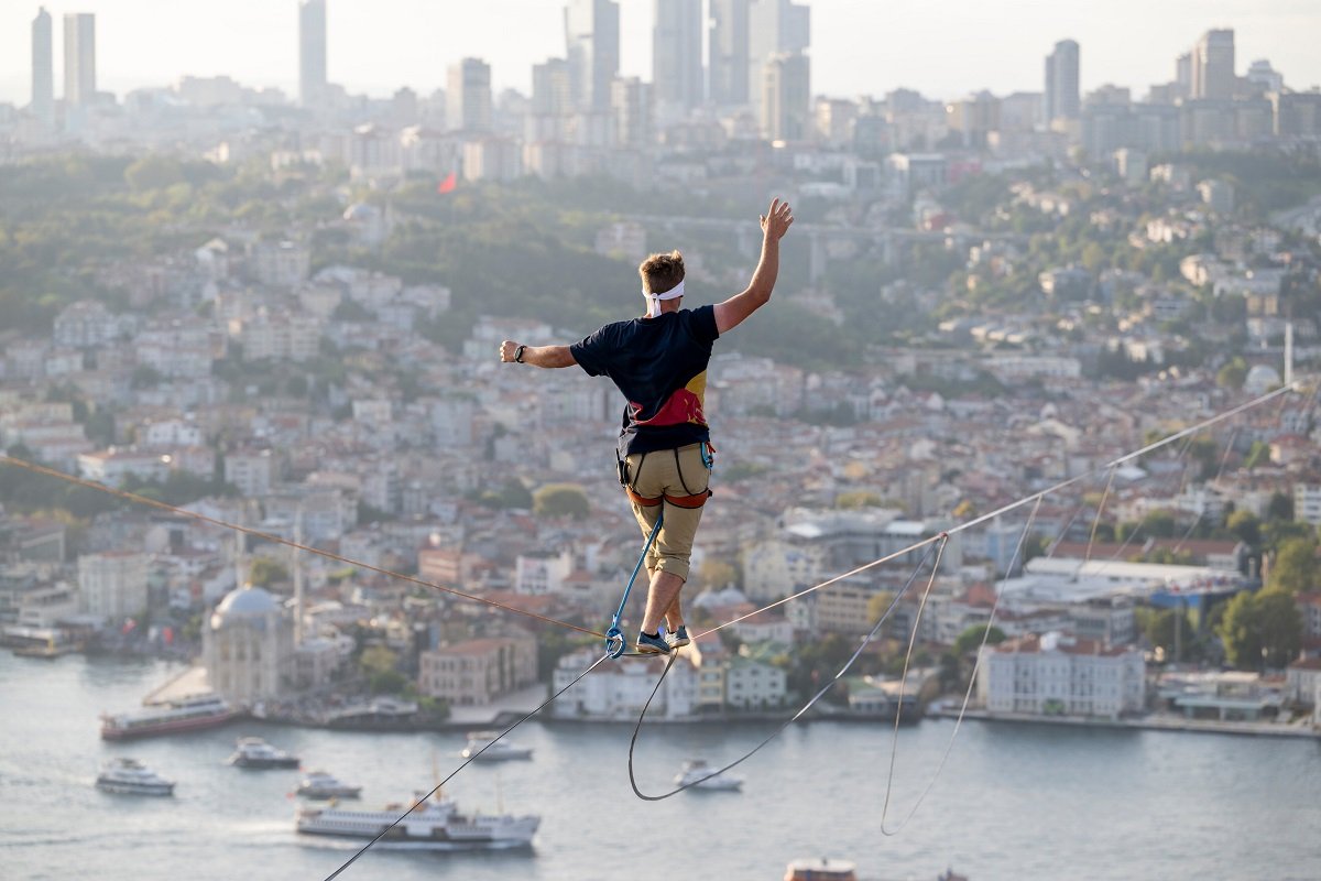 Estonian Creates History, Becomes First To Cross Continents Balancing On Tightrope, Lifeinchd