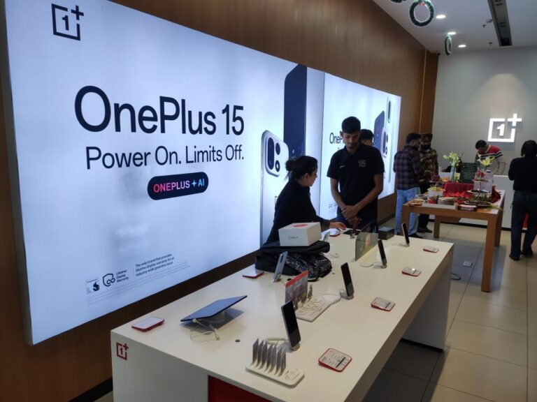 OnePlus First Exclusive Premium Mobile Store In Mohali At HLP Gallerria Mall 